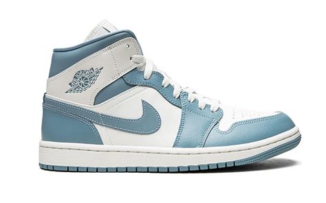 nike air jordan licht blauw|blauwe jordan 1 dames.